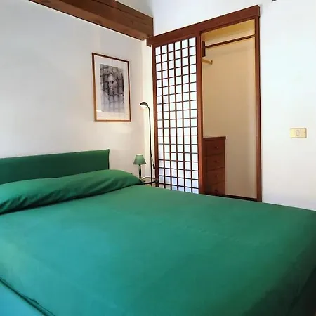 Ca' Della Tana Charming In Biennale Area Apartment