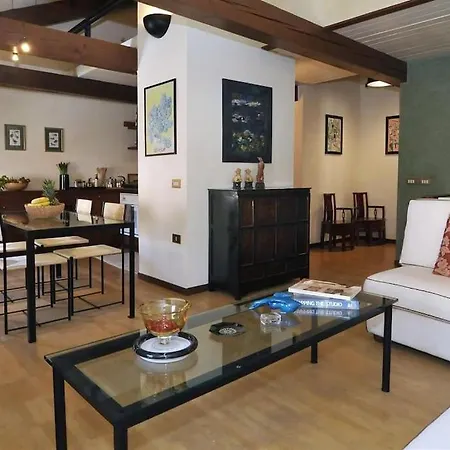 Ca' Della Tana Charming In Biennale Area Apartment *